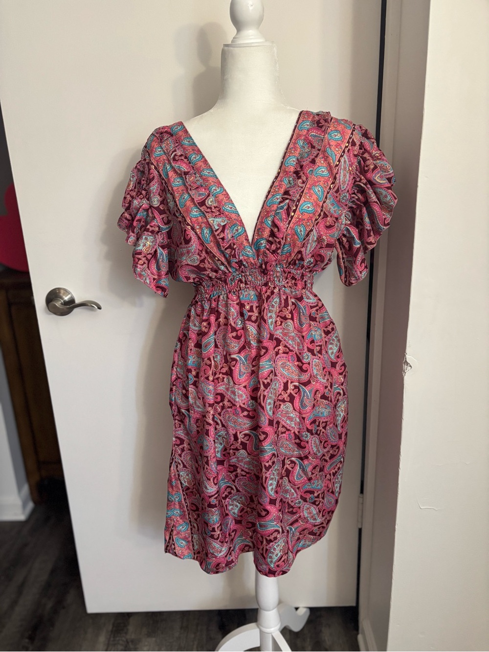 Pink Paisley V-Neck Mini Dress with Puff Sleeves
